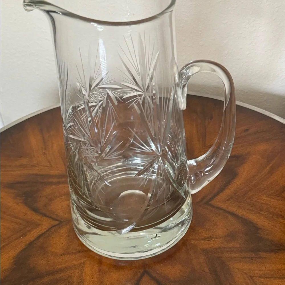 Stunning Mid-Century Pitcher Featuring The Iconic Atomic Starburst 62 Ounces